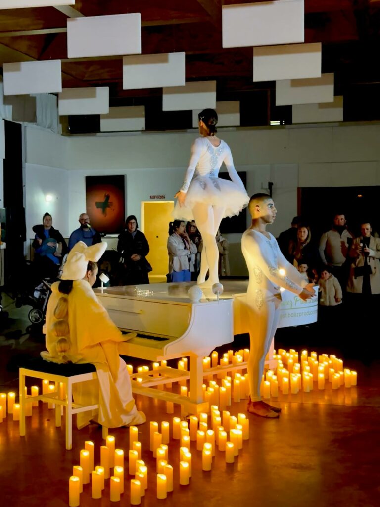 Espectáculo de luz, música y danza en la visita del Heraldo Real