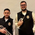 Rafael Alcudia y Juan Miguel Moral, componentes de la Agrupación Musical de El Carpio.